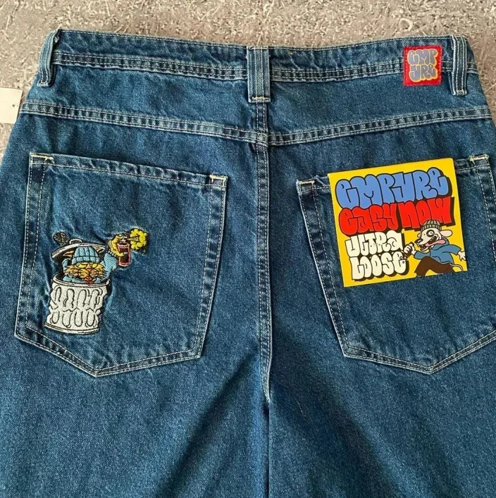 Fashionable and trendy retro men embroidered denim shorts personalized hiphop high waisted Y2k straight leg couple sports pants 240626