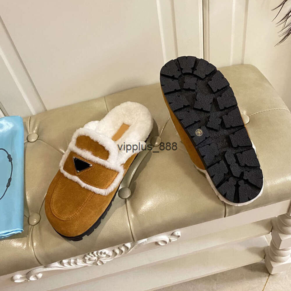 New Shearling Slippers Flat Luxury Fur Slipper Room Baotou Designer Mules Womens Wool Home Shoes Winter Warm Expanded Rubber Sole Fluffy Quality Lug Tread vip2