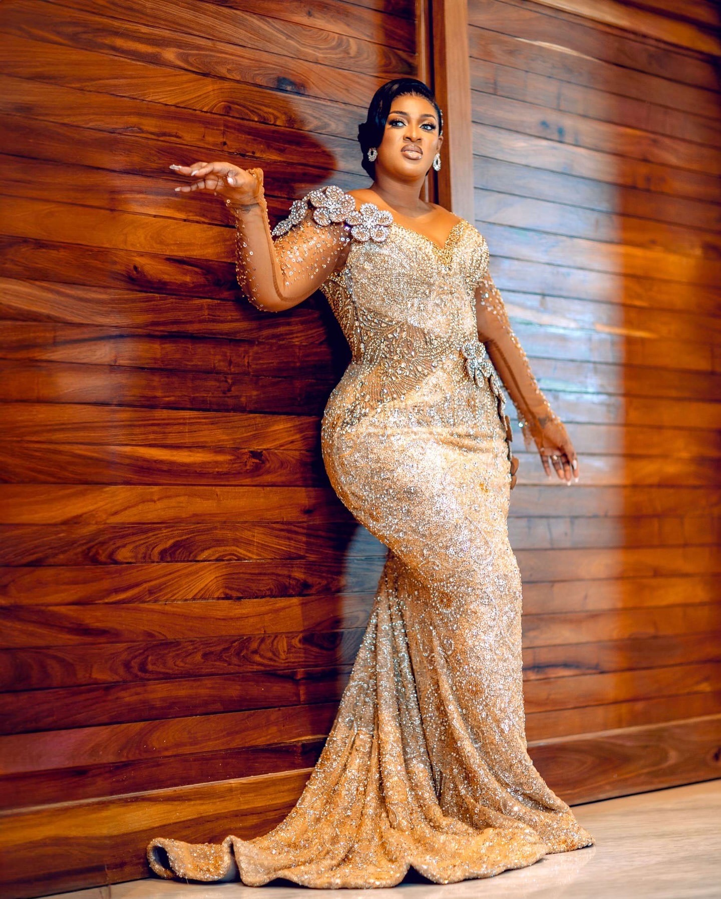 2024 Plus Size Gold Mermaid Prom Dresses Beaded Crystals Florals Sequined Evening Formal Party Second Reception Birthday Celebrity Engagement Gowns Dr