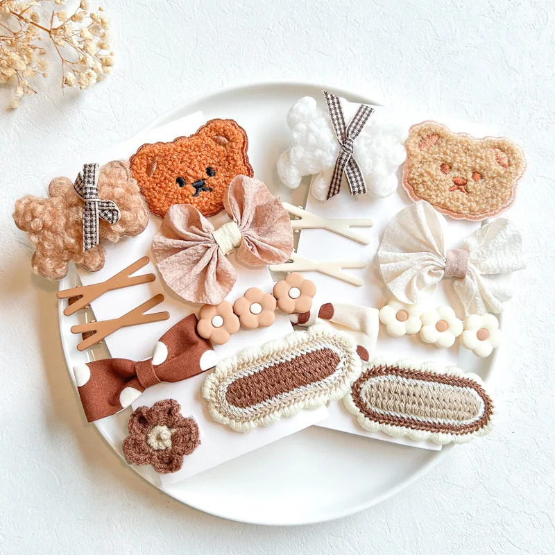 9PcsSet Cartoon Baby Girl Hair Clips Cute Bear Children Hairpin Bowknot Knitted Flower Kids Barretees Accessories 240625