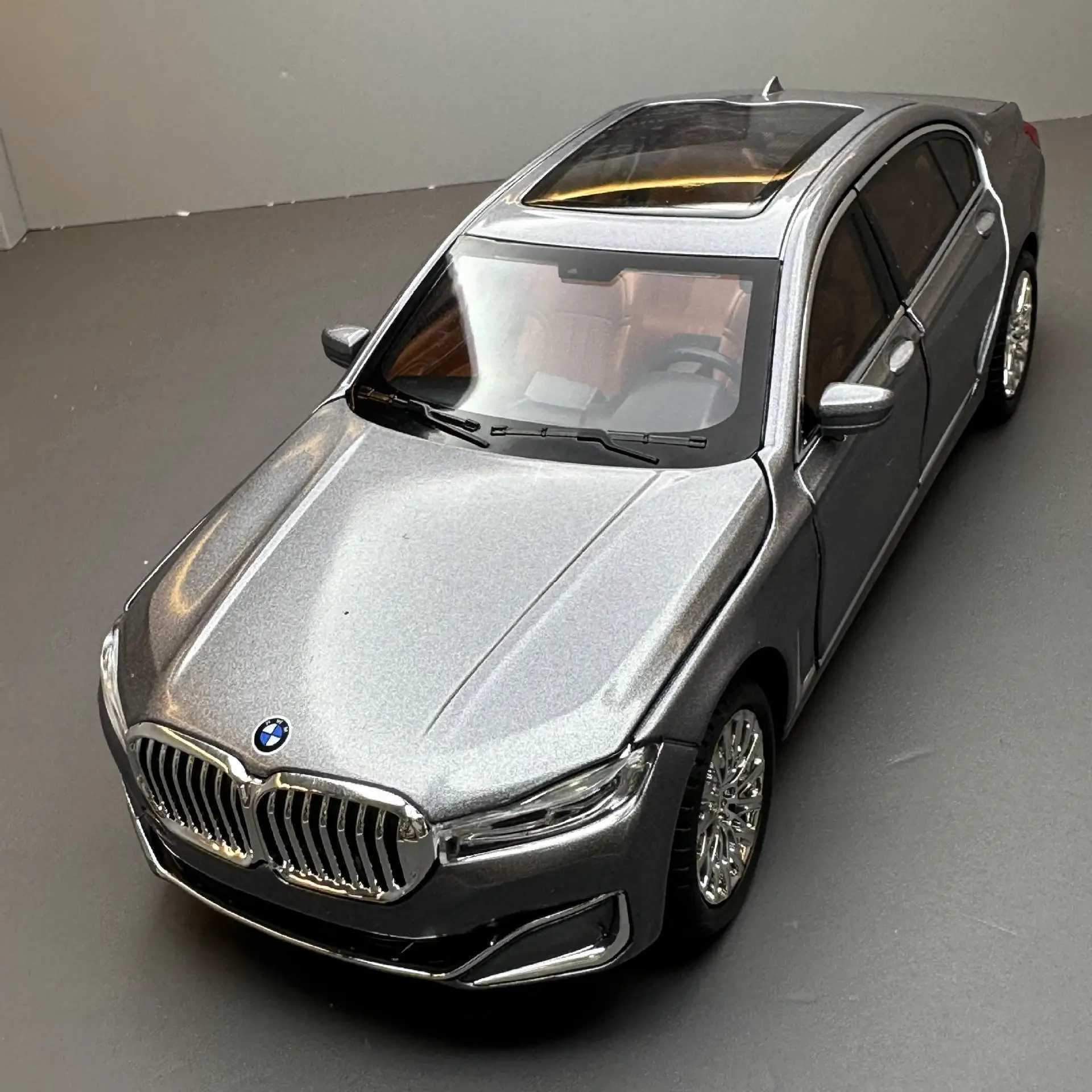 Diecast Model Cars 1/24 BMW 760Li Computer Desktop Ornaments Alloy Metal Diecast Model Car Computer Host DIY Decor Living Room Decorations For Te