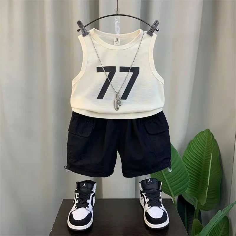 Clothing Sets Boys Summer Vest Set 2024 New Western Style Boys Fashionable Sleeveless Clothes Childrens Handsome Two Piece Set Kids Outfits