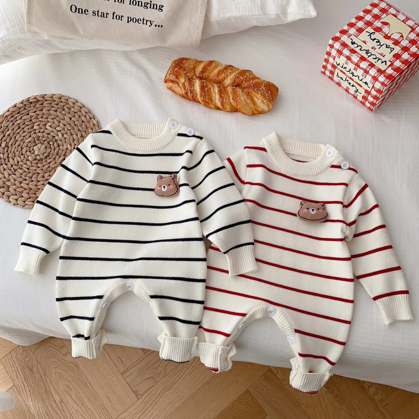 Baby Knitted Bodysuit 02 Year Old Autumn Cute Stripe Romper Clothing Boy Clothes born Jumpsuit 240703
