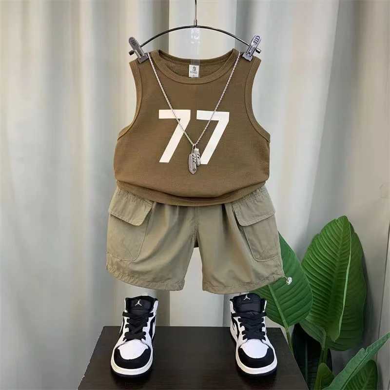 Clothing Sets Boys Summer Vest Set 2024 New Western Style Boys Fashionable Sleeveless Clothes Childrens Handsome Two Piece Set Kids Outfits
