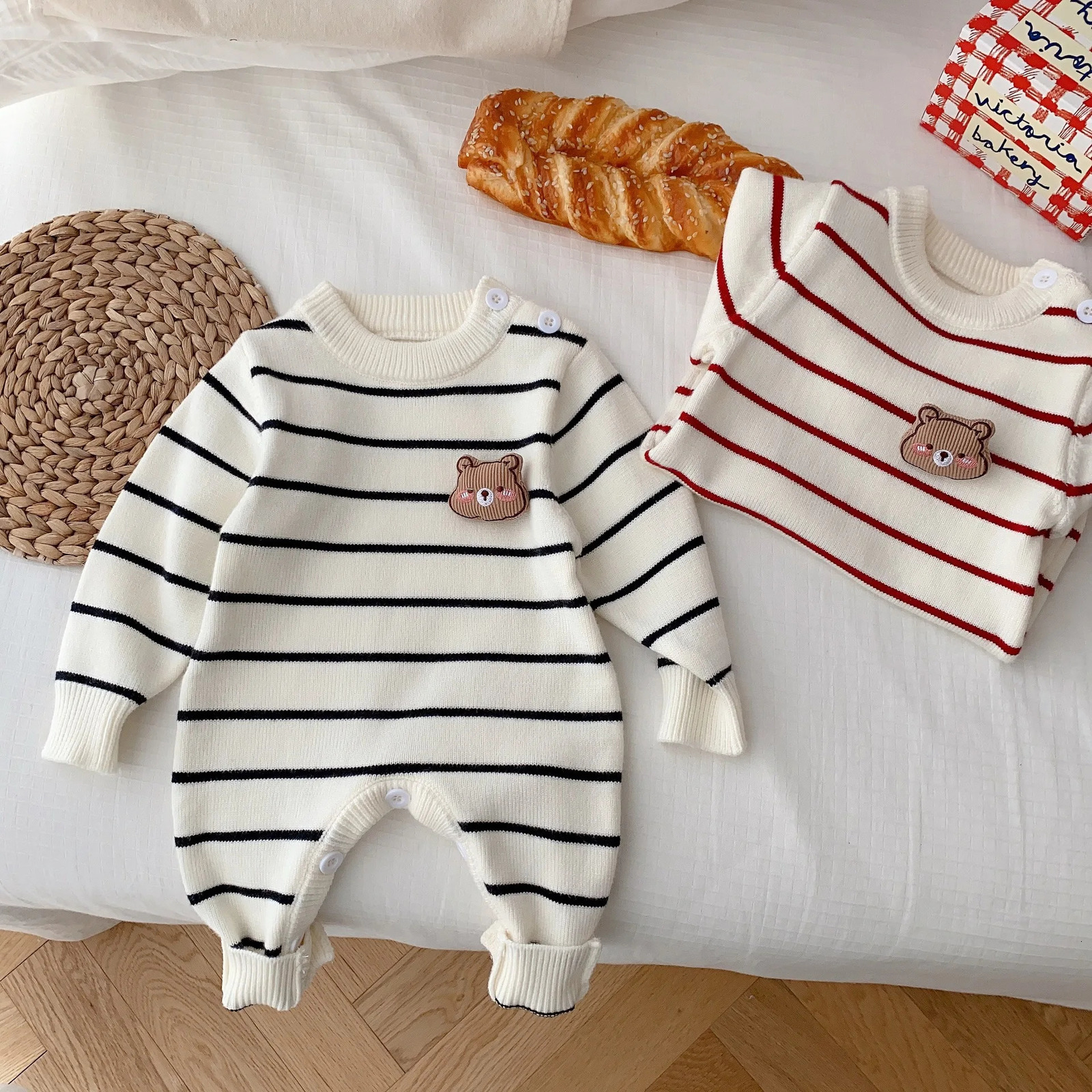 Baby Knitted Bodysuit 02 Year Old Autumn Cute Stripe Romper Clothing Boy Clothes born Jumpsuit 240703