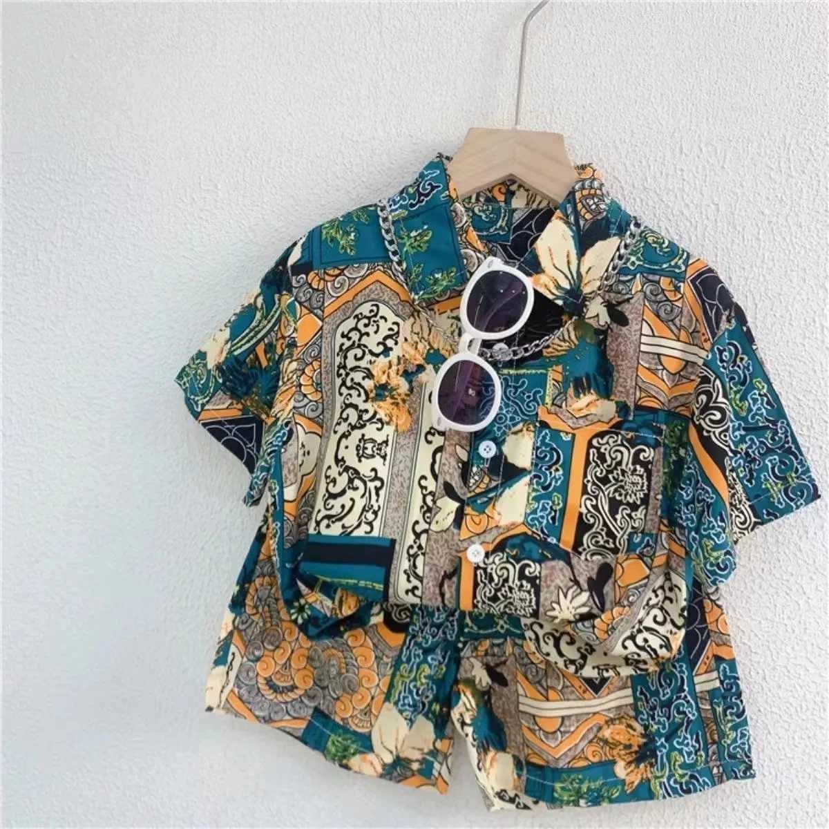 Clothing Sets Boys Summer Suit 2024 New Style Childrens Haiian Holiday Wind Beach Shirt Short Sleeve Two-piece Set Fashion Kids Outfits