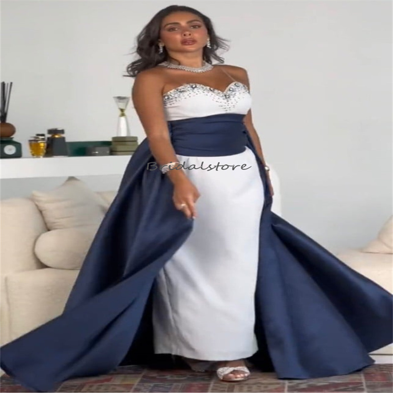 Uniques Gothic Wedding Dresses With Navy Train Sweetheart Beaded Plus Size Bridal Dress Soft Satin Medieval Fantasy Bride Dress Vintage Vestio De Novi