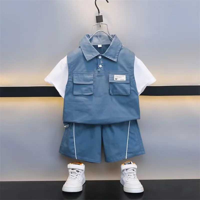 Clothing Sets Boys Summer Short sleeved Set 2024 New Western Style Boys Summer Clothes Childrens Handsome Casual Two piece Set Kids Outfits