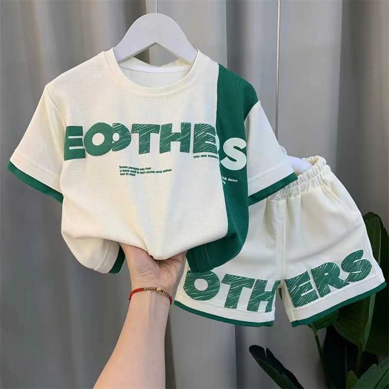 Clothing Sets Boys Summer Short Sleeve Set 2024 New Childrens Fashionable Fashion Clothes Trendy Baby Summer Internet Red Two Piece Set