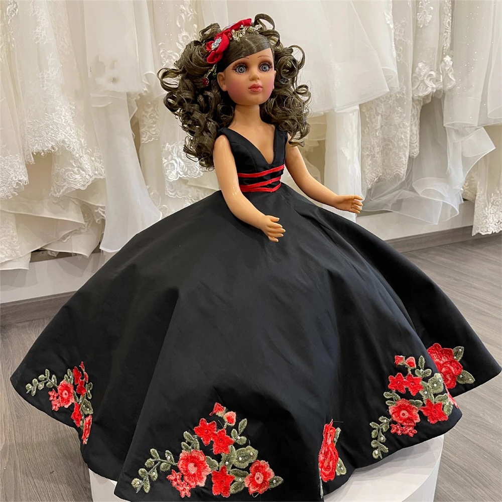 Embroidery Black Satin Personalized Quinceanera Teddy Bear Dress Sweetheart Lace wers Appliques Crystals Beads