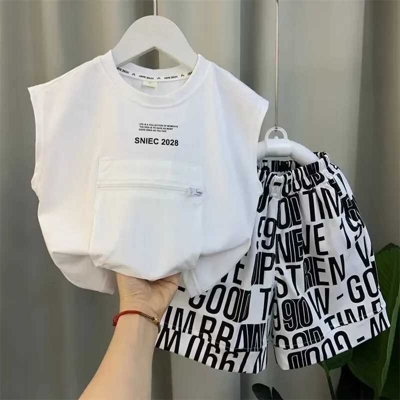Clothing Sets Boys Summer Vest Set 2023 New Western Fashion Baby Summer Sleeveless Clothing Childrens Handsome Two Piece Set