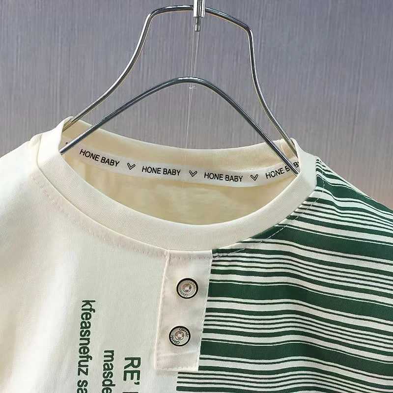 Clothing Sets Boys Short sleeved Summer Set 2024 New Childrens Summer Thin Style Boys Fashion Stripe Top+Shorts Two piece Set Trendy 12 3 5 Y