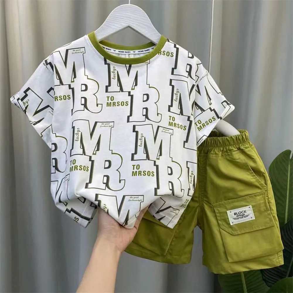 Clothing Sets Boys Summer Short Sleeve Set 2024 New Fashionable Baby Clothes Boys Handsome Clothes Childrens Letter Two Piece Set