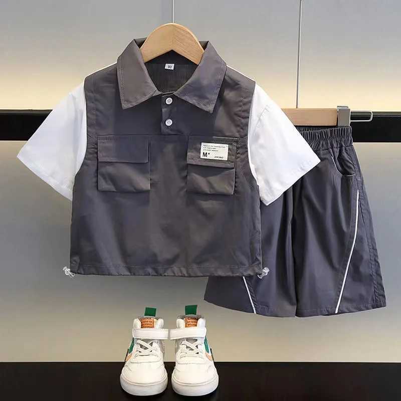 Clothing Sets Boys Summer Short sleeved Set 2024 New Fashionable Baby Summer Clothing Childrens Handsome Casual Childrens Wear 2 Pcs