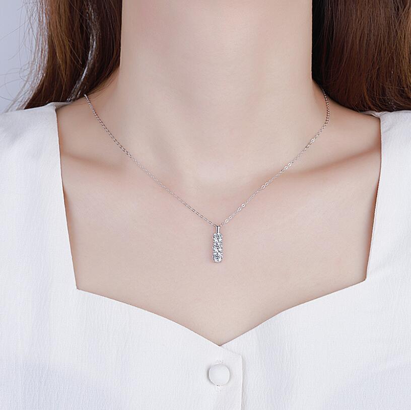 S925 Sterling Silver Three Stone Pendant Moissanite Diamond Classical Fine Jewelry Soild White Gemstones Party Eternity Women Clavicle Necklace Gift
