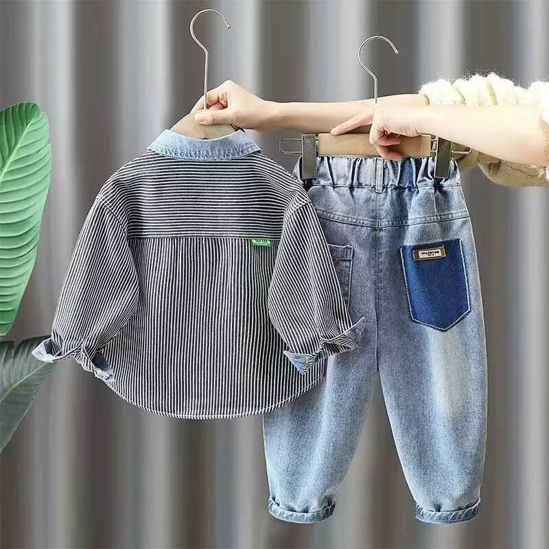 Clothing Sets Boys Clothing Set 2024 Spring and Autumn New Korean Childrens Striped Cotton Shirt Jeans Two Piece Set Kids Baby Outfits
