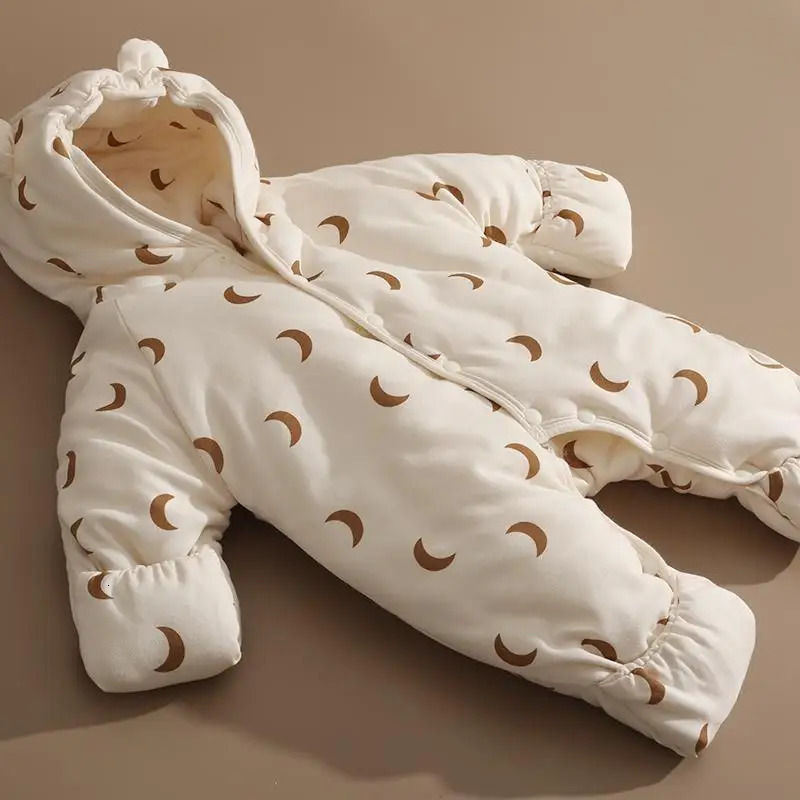 Rompers born Baby Clothes Winter Cottonpadded Jackets Footwrapping Jumpsuits Thickened Bodysuit Outddor 240703