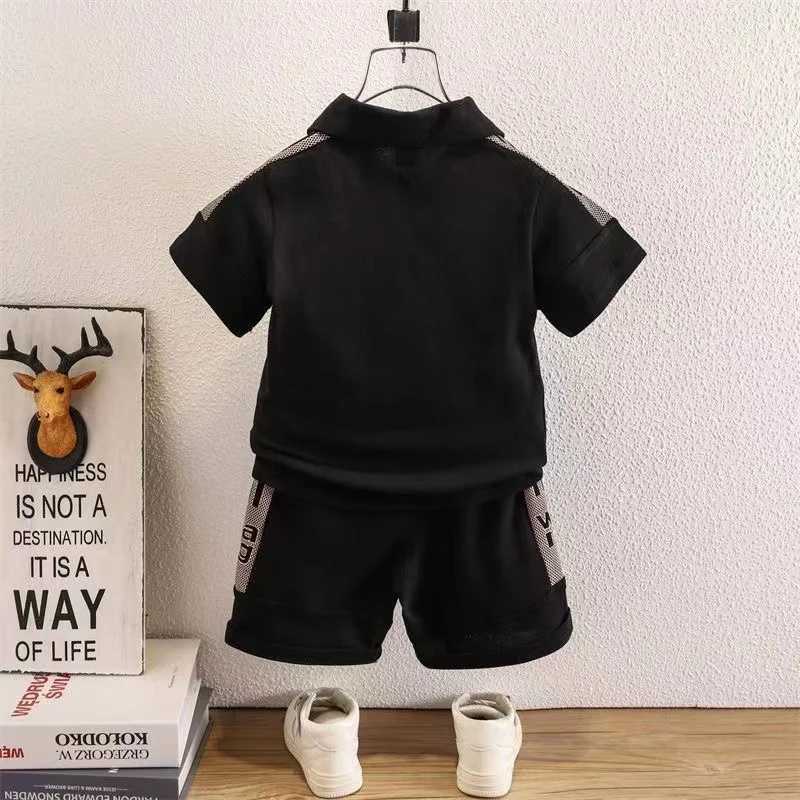 Clothing Sets Boys Summer Set 2024 New Handsome Boys Summer Short Sleeved Shorts Boys Summer Two Piece Set