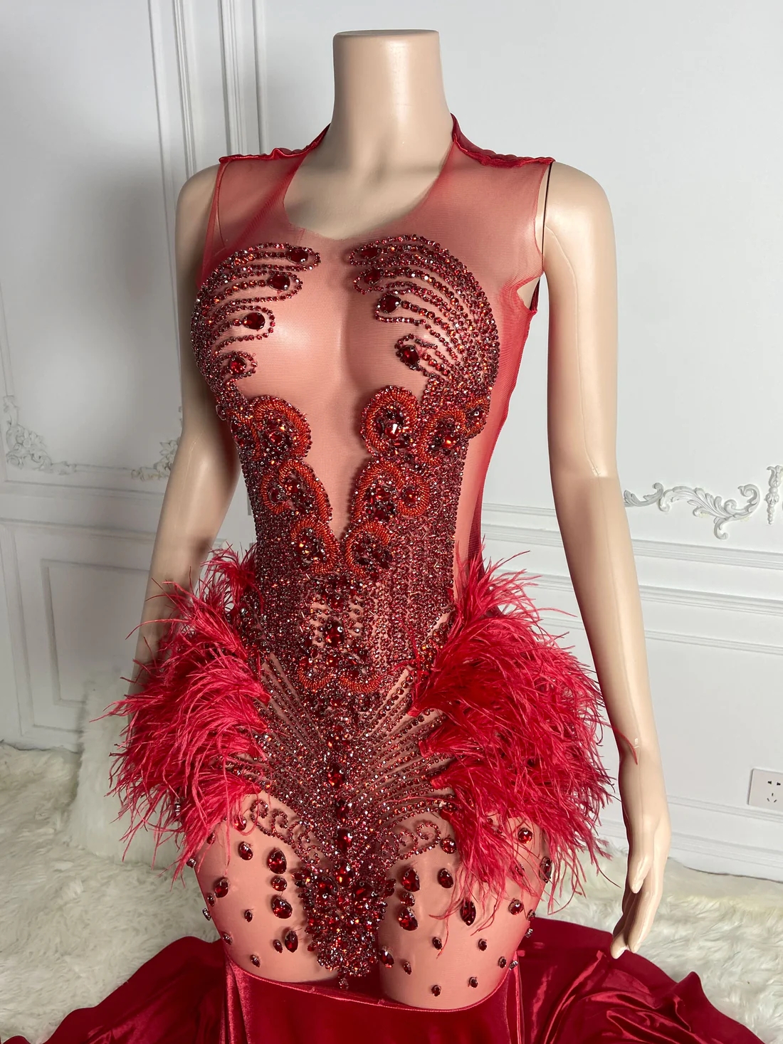 Burgundy Sheer Feather Women Long Prom Dresses For Black Girls Luxury Mermaid Diamond African American Prom Gowns Evening Gala Party Dresses