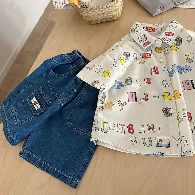 Clothing Sets Childrens Clothes Set Boys Short sleeved Shirt 2024 Summer New Baby Fashion Versatile Casual Top Shorts 2PCS Printed