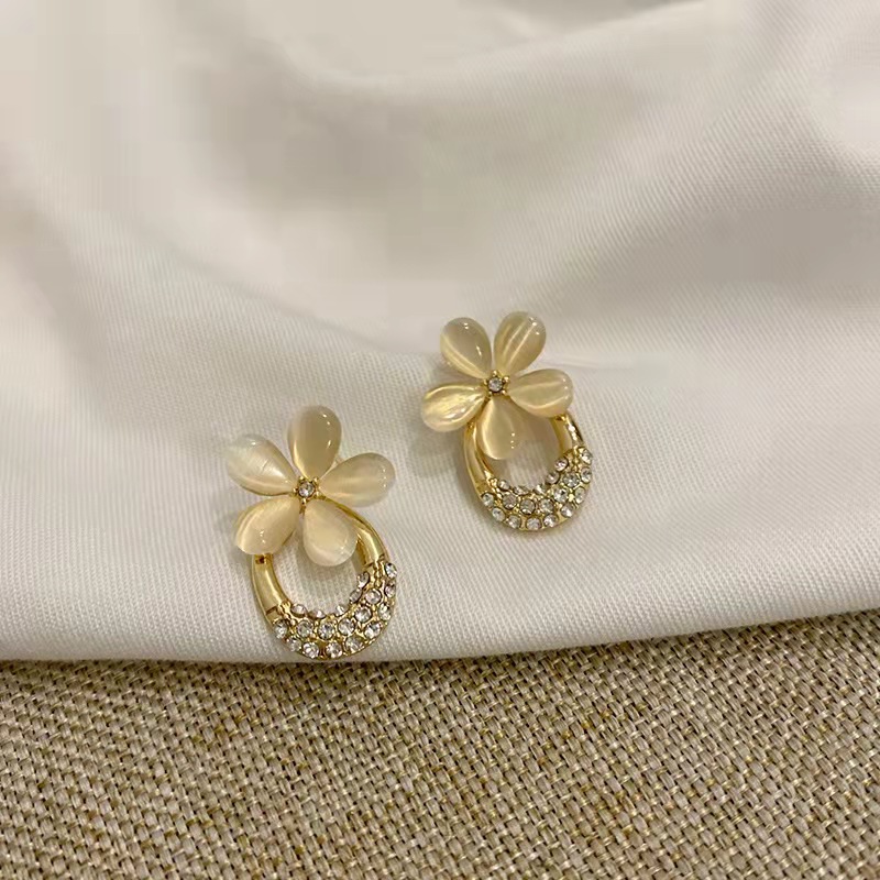 French Style Stainless Steel Retro Artificial Pearls Earrings For Women Trending Gold Sier Color Ear Jewelry Free shipping