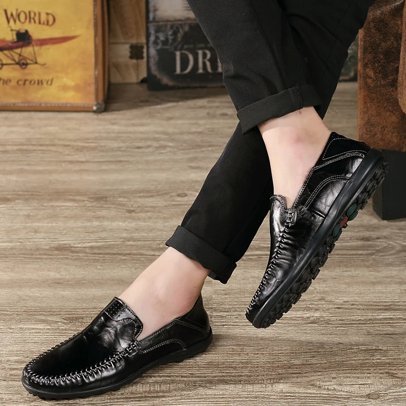 spring and summer high quality casual leather shoes mens leather pea shoes mens moccasin shoes Mens sneakers 240705