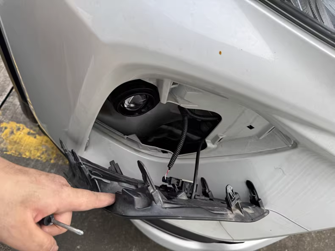 Upgrade and modification LDE fog lamp lens Automobile decorative lamp.Applicable to Toyota yaris /VIOS/CRH/ Kuluze/Land Patrol /HARRIER/ Lexus /MX260/
