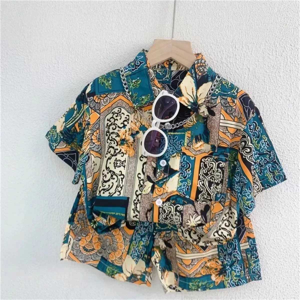 Clothing Sets Boys Summer Suit 2024 New Style Childrens Haiian Holiday Wind Beach Shirt Short Sleeve Two-piece Set Fashion Kids Outfits