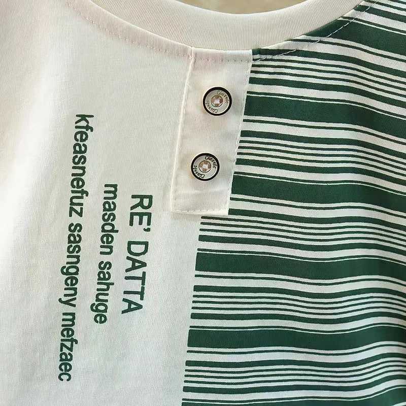 Clothing Sets Boys Short sleeved Summer Set 2024 New Childrens Summer Thin Style Boys Fashion Stripe Top+Shorts Two piece Set Trendy 12 3 5 Y