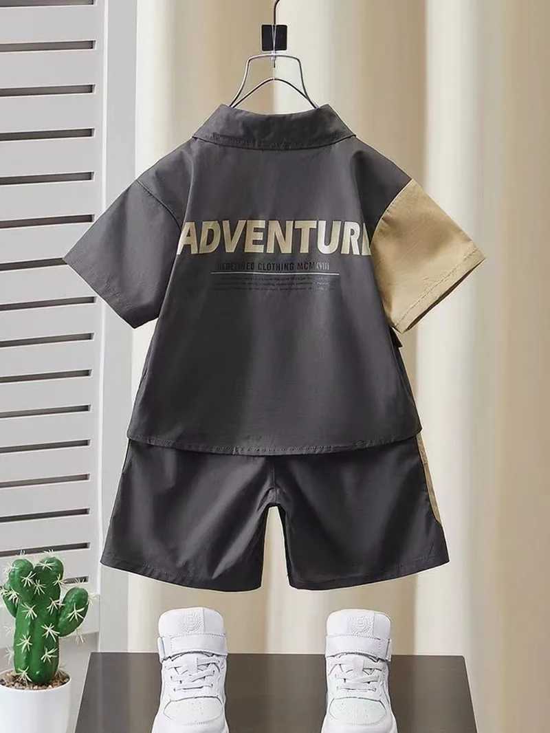 Clothing Sets Boys Shirt Short Sleeve Set 2024 New Fashionable Baby Thin Summer Clothing Childrens Handsome Two Piece Set