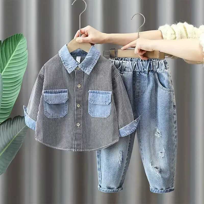 Clothing Sets Boys Clothing Set 2024 Spring and Autumn New Korean Childrens Striped Cotton Shirt Jeans Two Piece Set Kids Baby Outfits