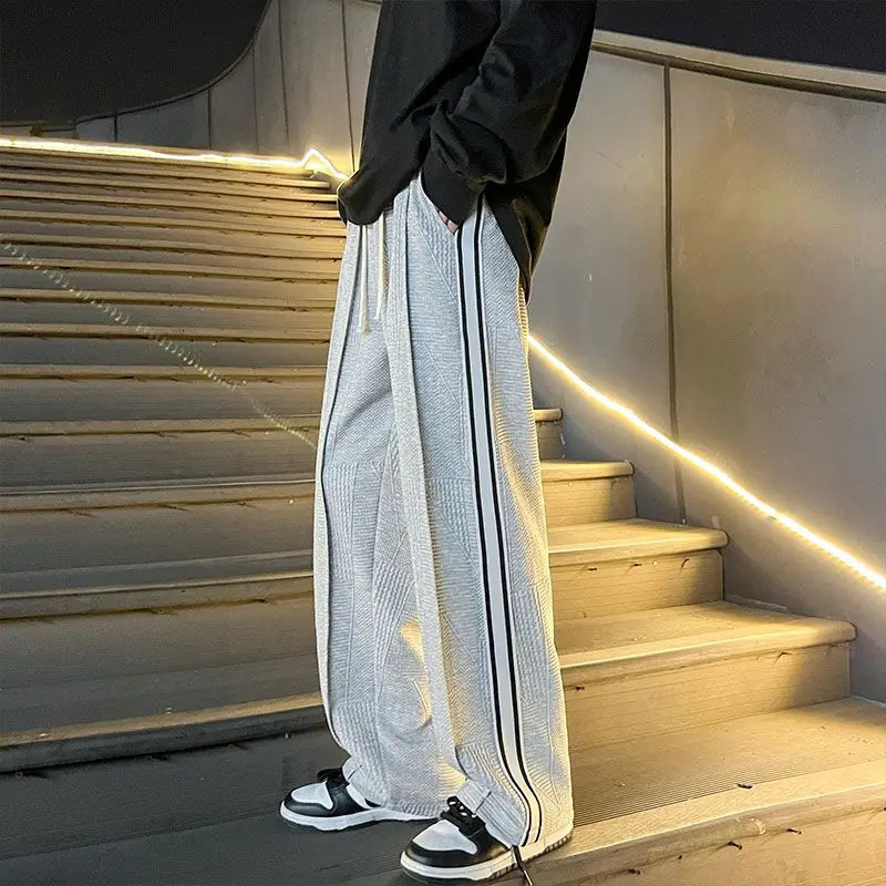 Straight Man Sweat Pants Jogger Casual Baggy Tracksuit Mens Sweatpants Bottoms Wide Leg Young La Summer Training Plain Trousers 240701