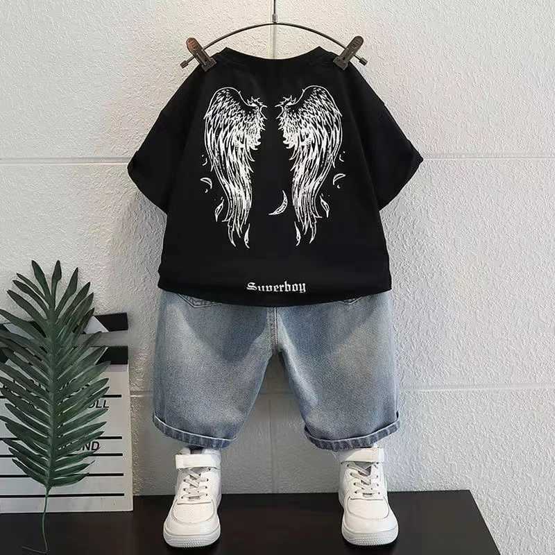 Clothing Sets Boys Summer Set 2024 New Trendy Cool Boys Baby Short sleeved Clothes Childrens Handsome Sports and Leisure Two Piece Set 2-9Y