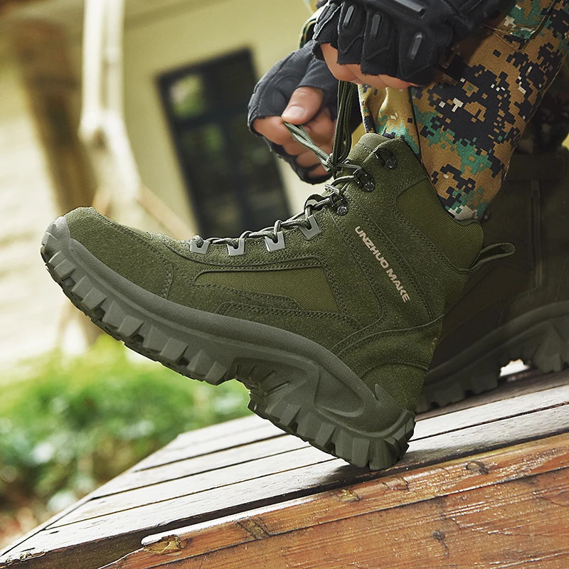 Mens outdoor hiking boots desert top tactical boots military boots special forces hiking boots anti slip and warm work boot 240705