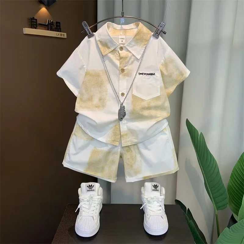 Clothing Sets Childrens Summer Clothing Boys Short Sleeved Shirt Set 2024 New Western Style Boys Sumer Thin Two Piece Set 1XIG