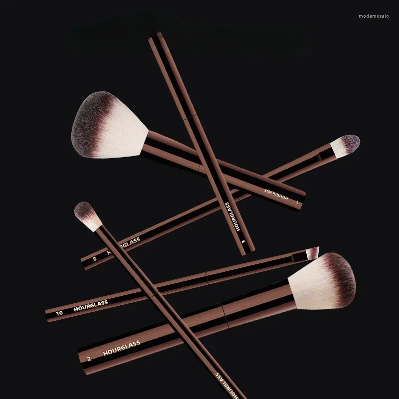 Makeup Brushes Hourglass Brush- No.21 Ambient Soft Glow Foundation Brush Fiber Hair Fashion Design Single Face