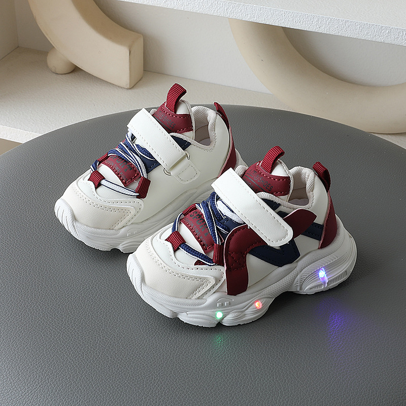 Children's new sports with light on soft soles male father's female babies, and casual shoes for children aged 1-3 years old C260130