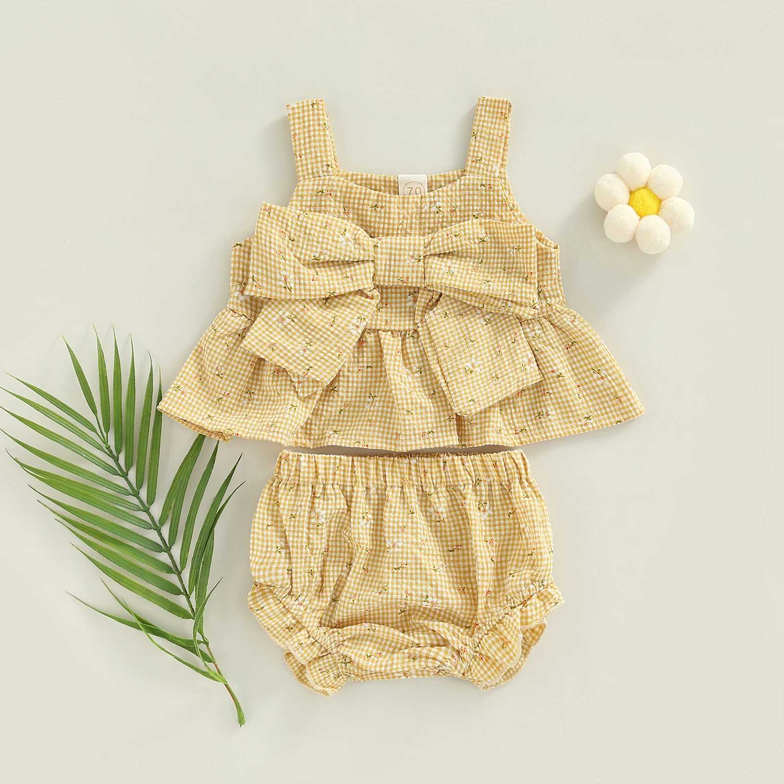 Clothing Sets Baby Girls Infant Two Piece Set Sleeveless Floral Plaid Pattern Bow Decor Camisole Elastic Waist Shorts R240708