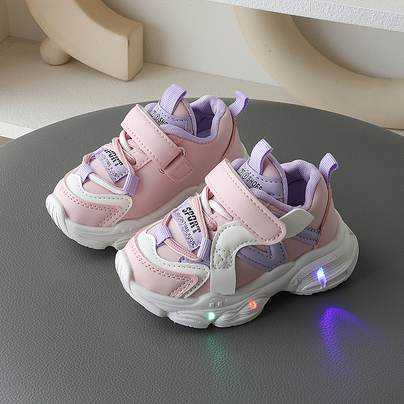 Children's new sports with light on soft soles male father's female babies, and casual shoes for children aged 1-3 years old C260130