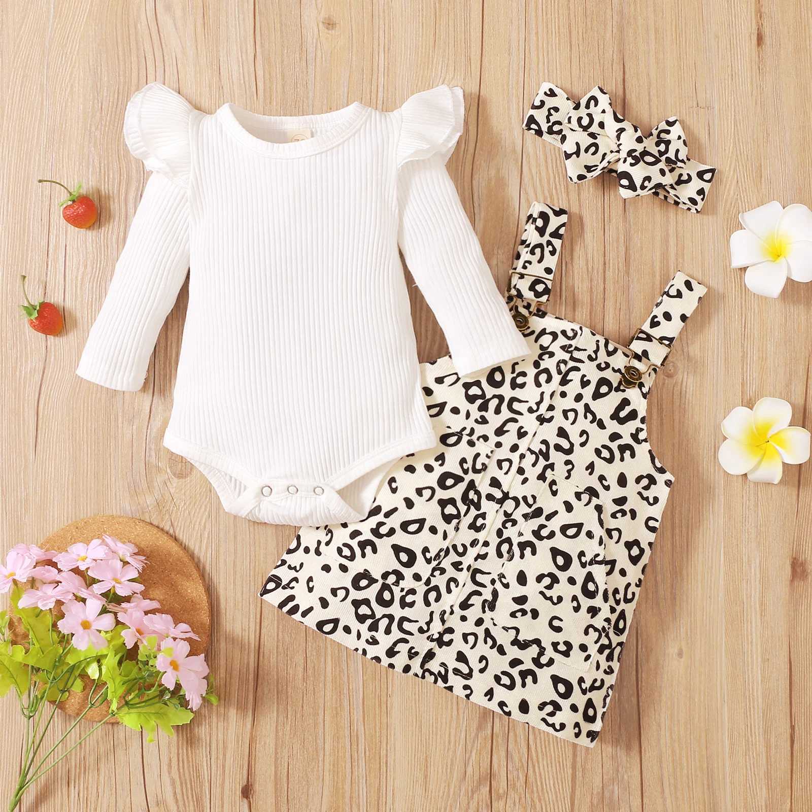 Clothing Sets 3 Pcs Baby Girls Casual Outfits Ribbed Fly Sleeve Round Neck Bodysuit + Leopard Print Suspender Skirt + Bow Headband R240708