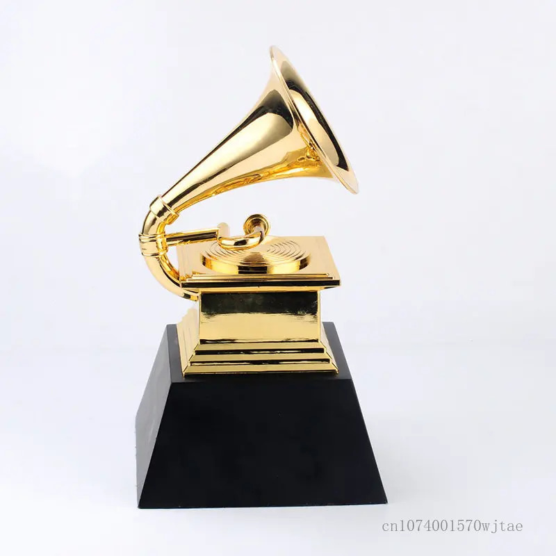 Customized Creative Grammy Trophy Award Souvenir Excellent People Home Decor s Professional Production of Metal Trophy 240624