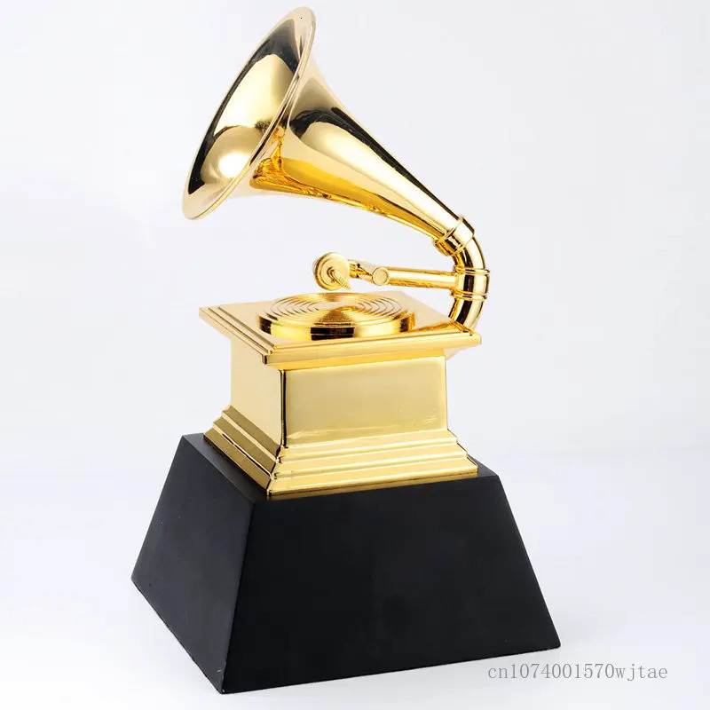 Customized Creative Grammy Trophy Award Souvenir Excellent People Home Decor s Professional Production of Metal Trophy 240624