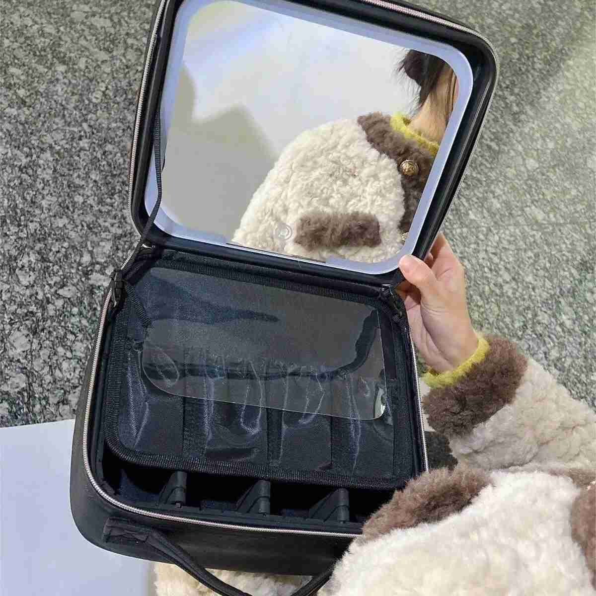 1pcs Makeup Train Case with Lighted Mirror 3 Color Setting Travel Cosmetic Makeup Bag Organizer with Adjustable DividersCL240708