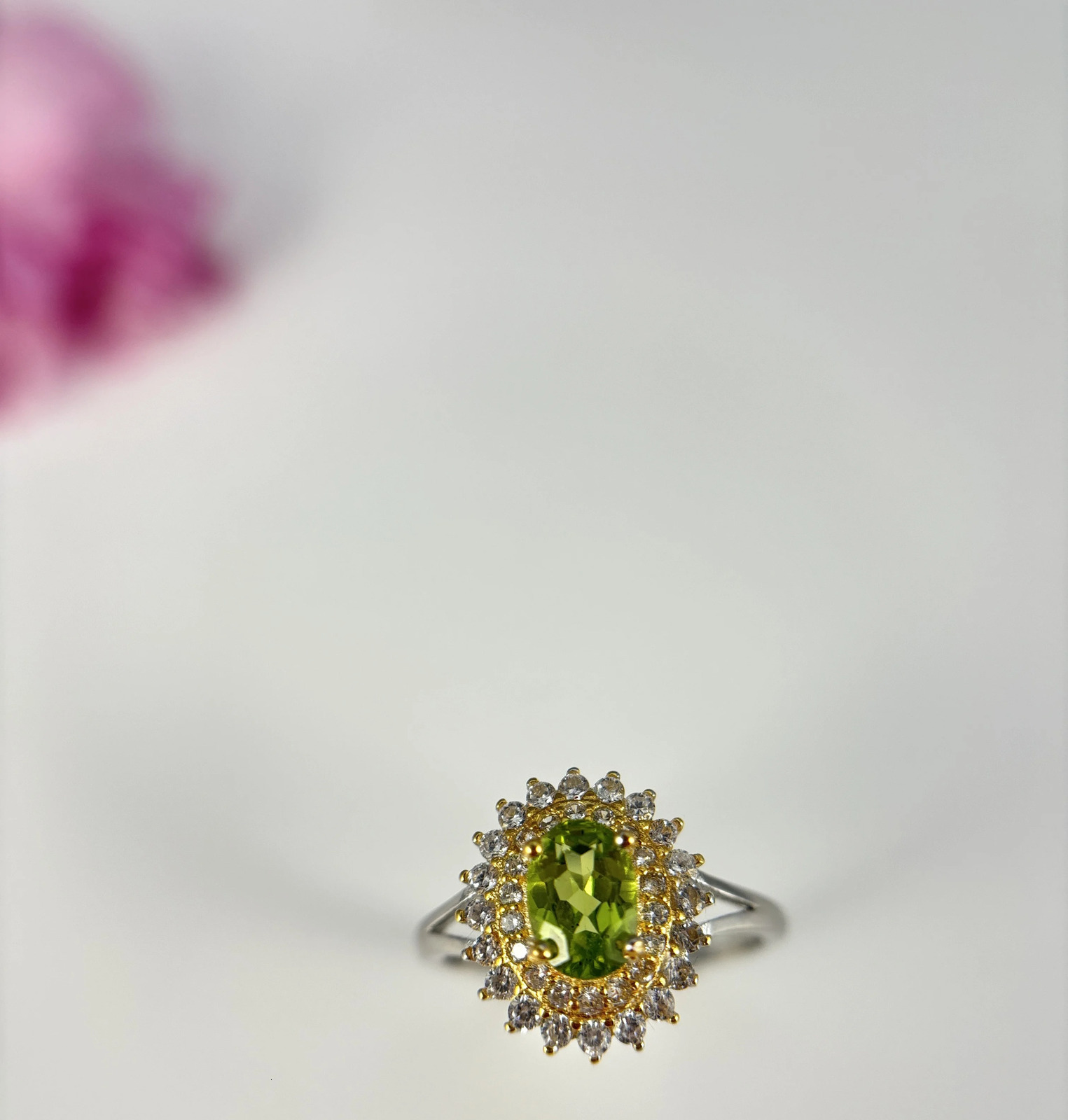 Halo ring with green Peridot 240626
