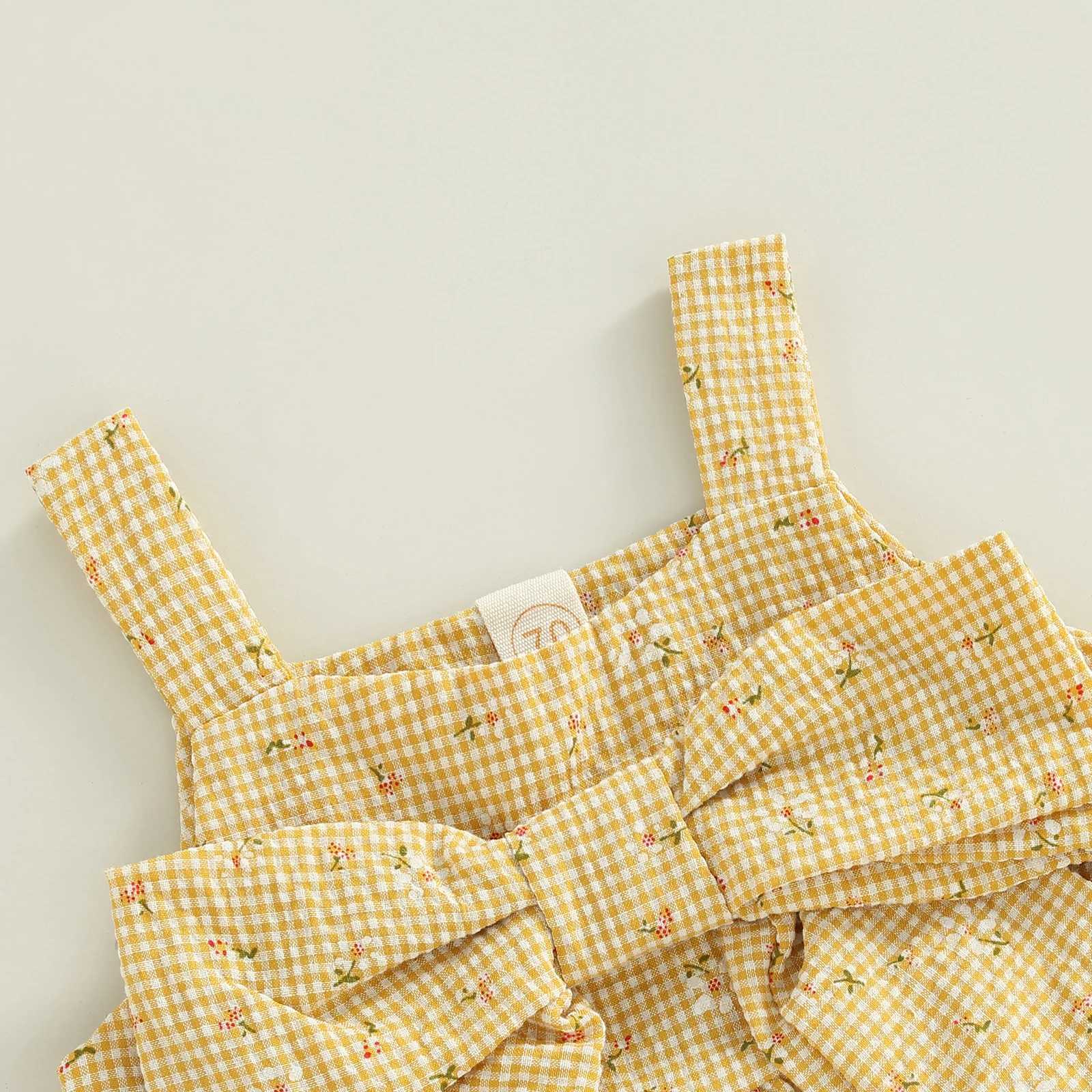 Clothing Sets Baby Girls Infant Two Piece Set Sleeveless Floral Plaid Pattern Bow Decor Camisole Elastic Waist Shorts R240708