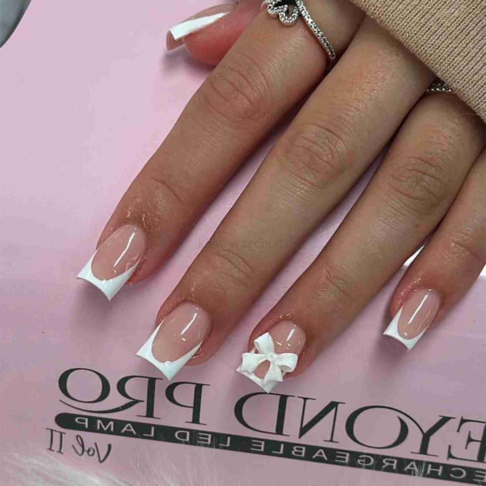 White French Short Press on Nails 3D Bowknot Designs Nude Color Fake Nails Artificial False Nails Tips for Woman DIY ManicureM240708