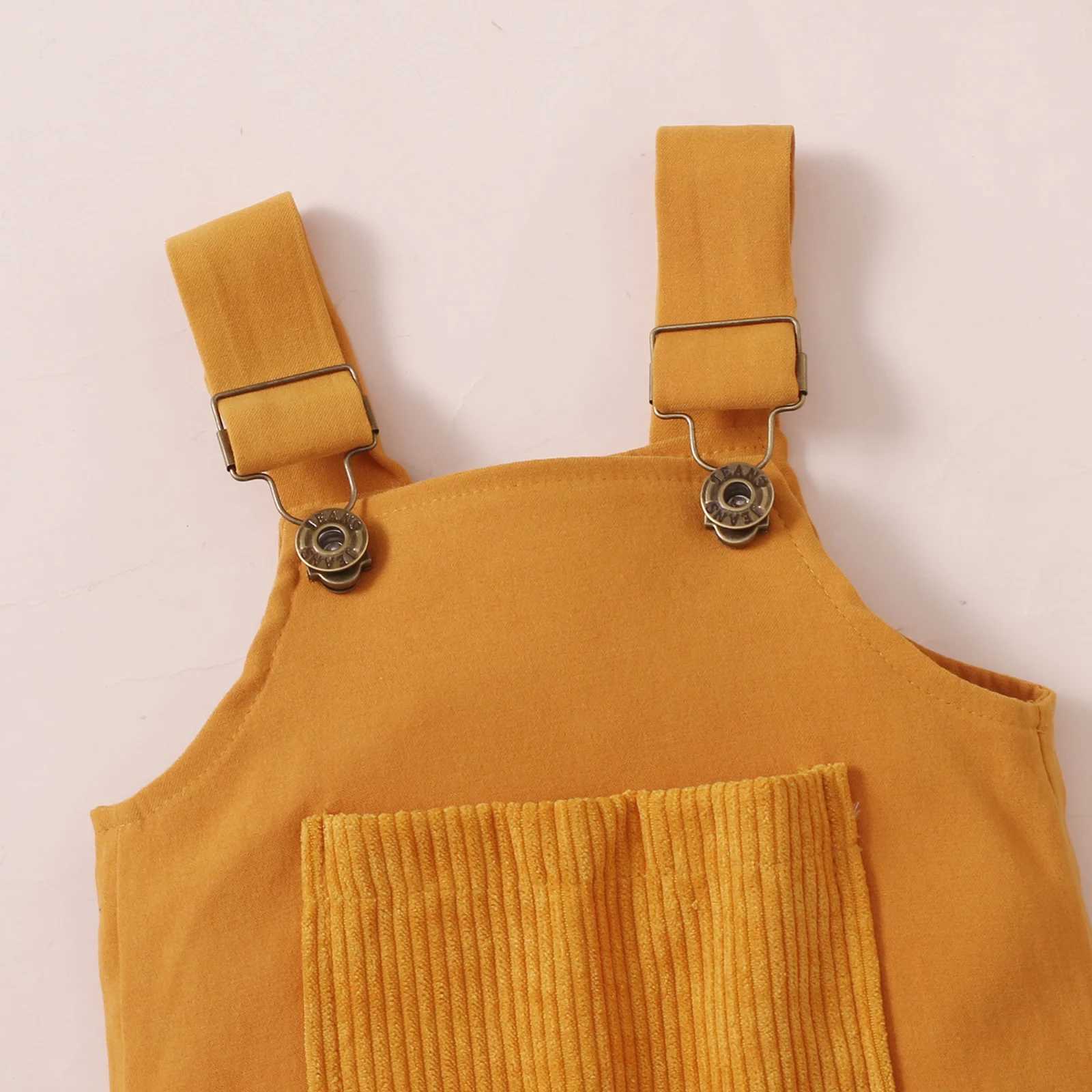 Clothing Sets Infant Baby Girls Three Piece Suit Fashion Pitted Long Sleeve Romper and Pocket Suspender Skirt Headband R240708