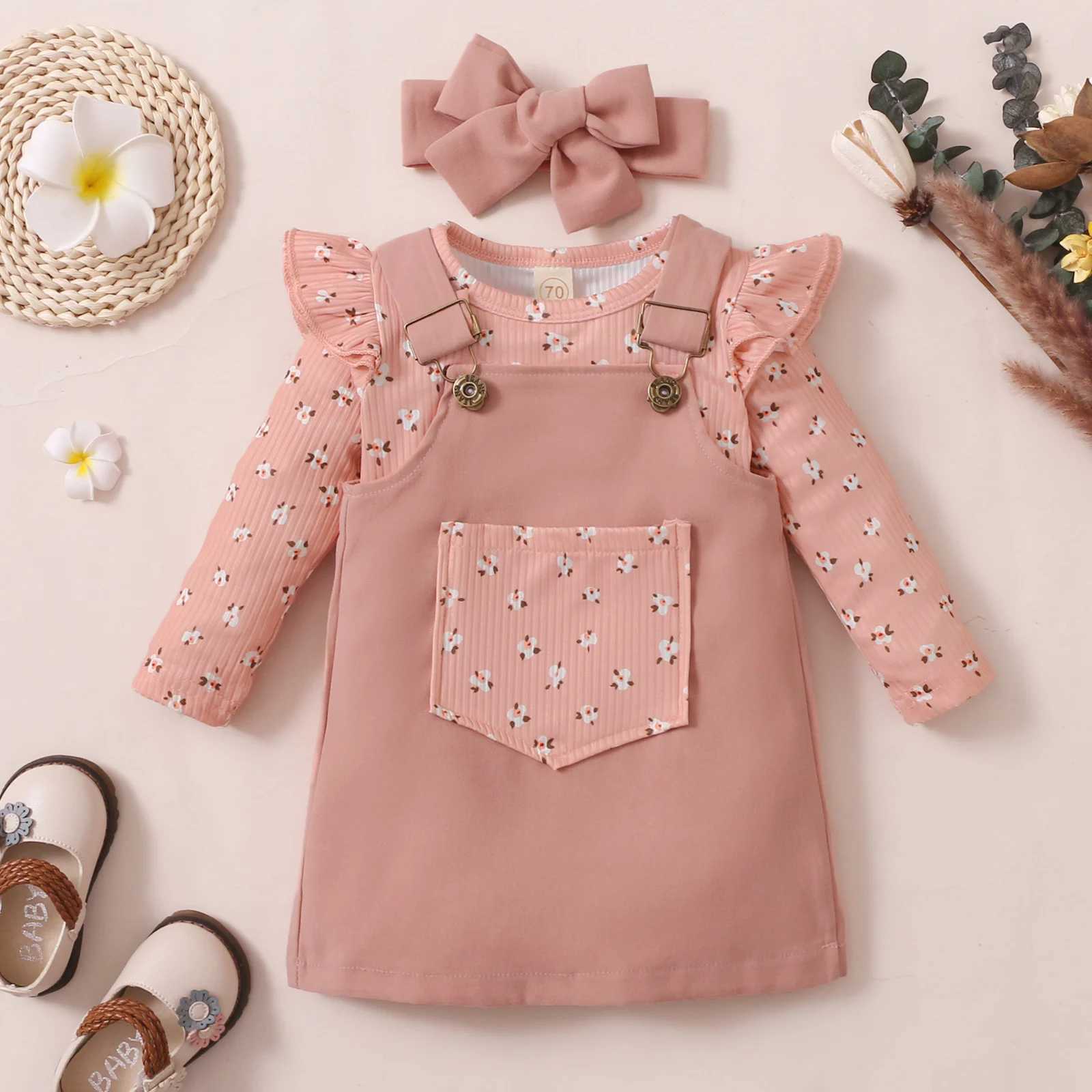 Clothing Sets Infant Baby Girls Three Piece Suit Fashion Pitted Long Sleeve Romper and Pocket Suspender Skirt Headband R240708