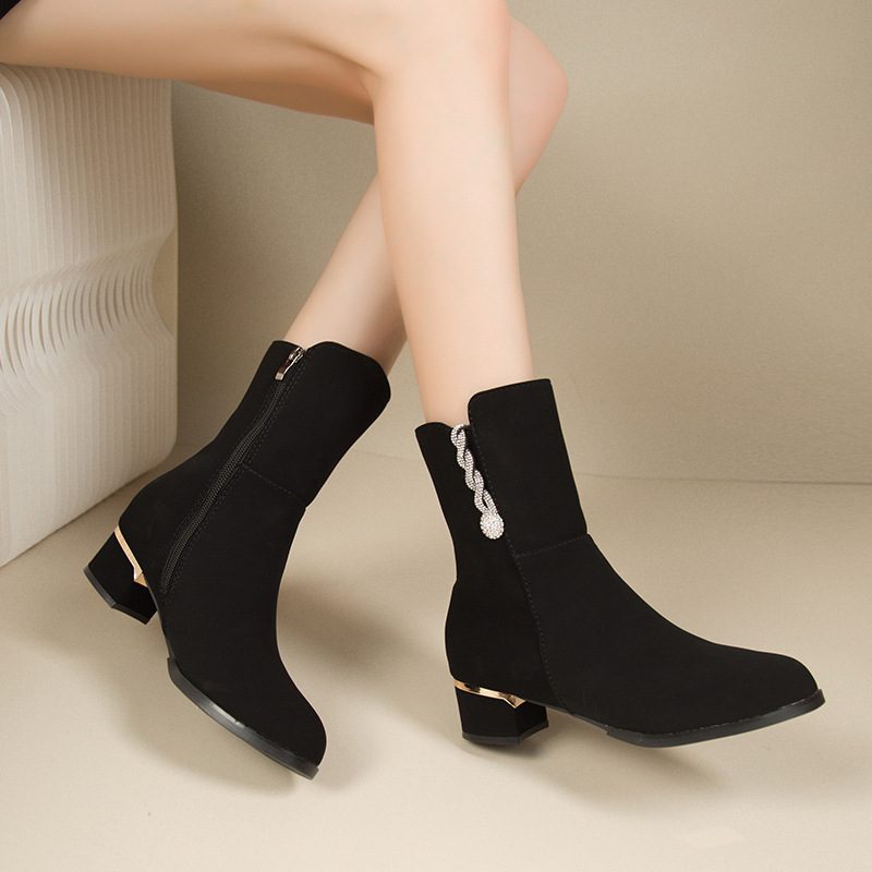 Designer Shoes In Black And White Women's Boots Autumn Winter Fashionable Design Minimalist Style Comfortable Free Shipping