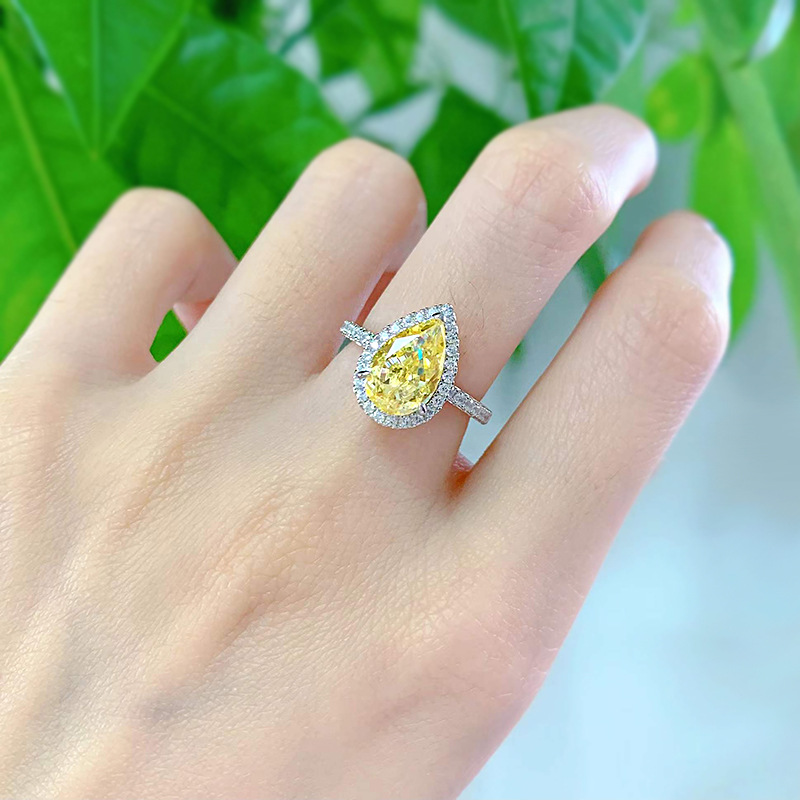 2024 Sparkling Gorgeous Wedding Rings Handmade Luxury Jewelry Real 100% 925 Sterling Silver Pear Cut Yellow Moissanite Diamond Party Women Engagement 